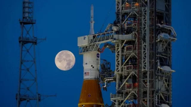 Astronotlarının Ay’a inişi 2026’ya ertelendi